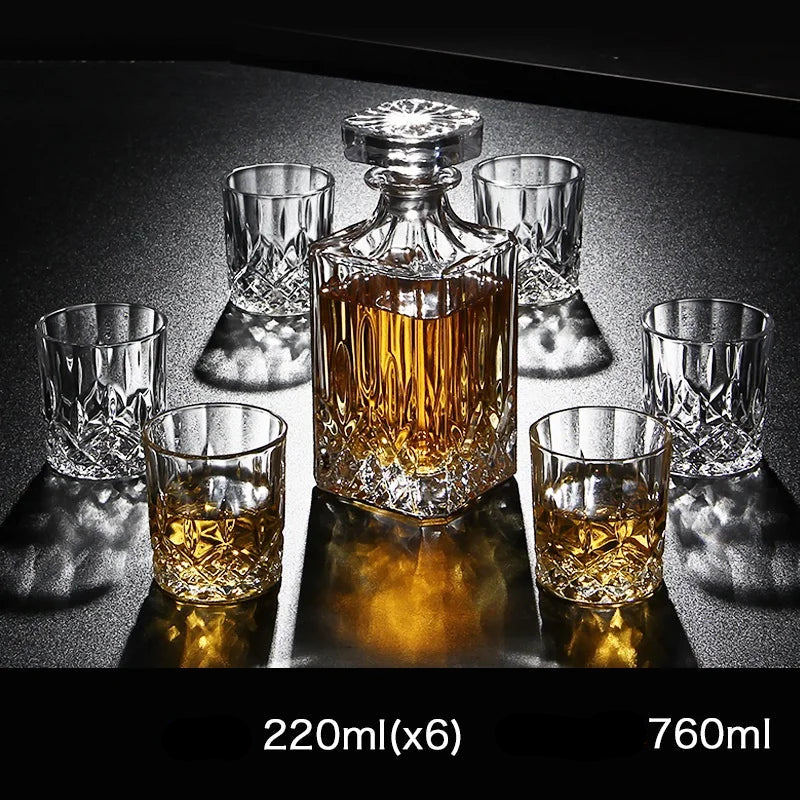 Karafa na vodku a whiskey – křišťálová skleněná lahev a sklenice