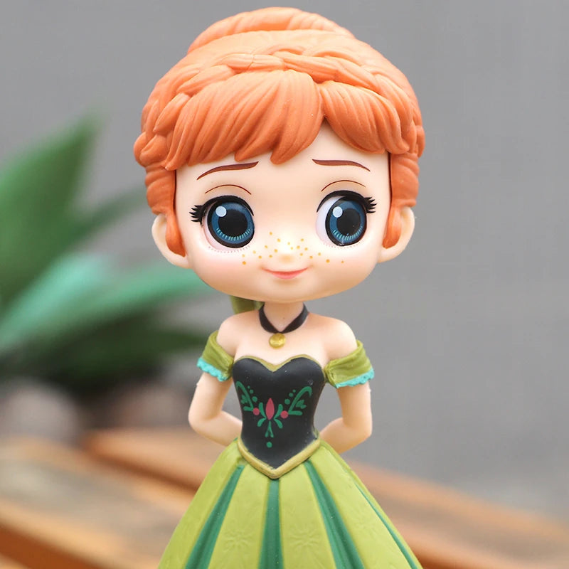 Velká designová figurka Frozen - více variant