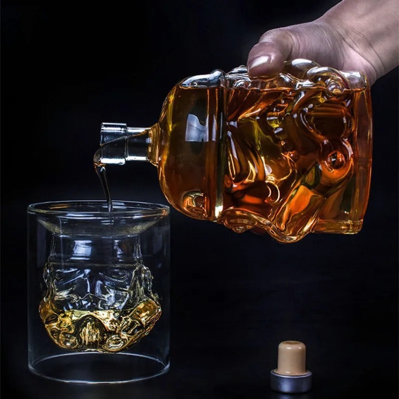 Whiskey karafa Sta Wars Stormtrooper 750 ml – sada sklenic a láhev