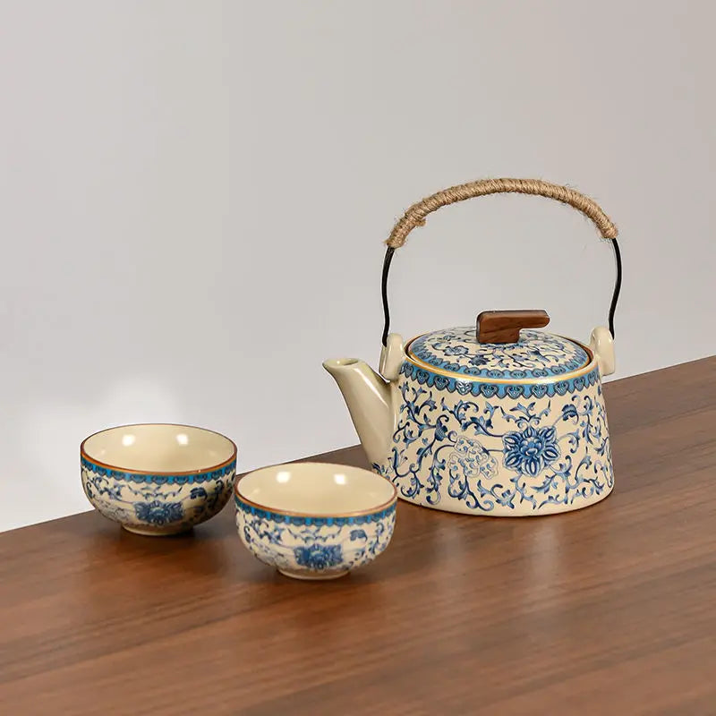 Tradiční čínská porcelánová čajová souprava