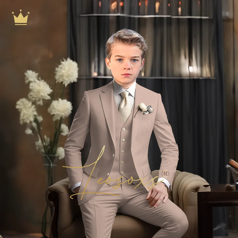 Elegantní chlapecký oblek na svatbu - více variant