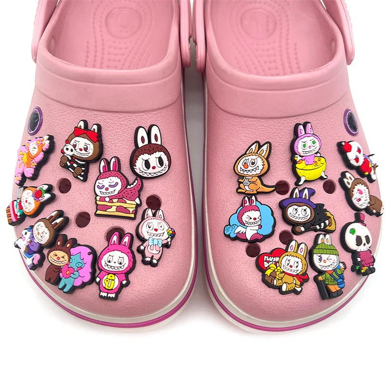 Ozdoby na boty Crocs - Labubu - 18 ks
