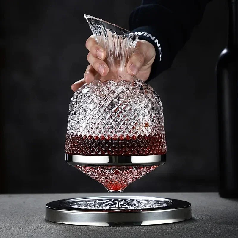 Designová karafa na víno – 360° otočný dekantér, 1,5 l