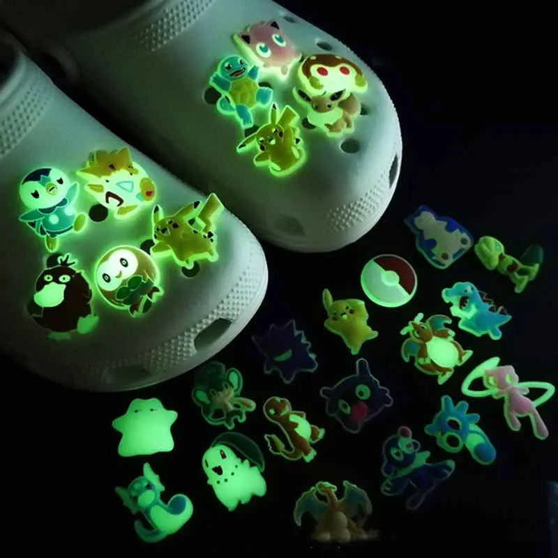 Dětské fluoresenční ozdoby na boty Crocs Pokémon - 27 ks