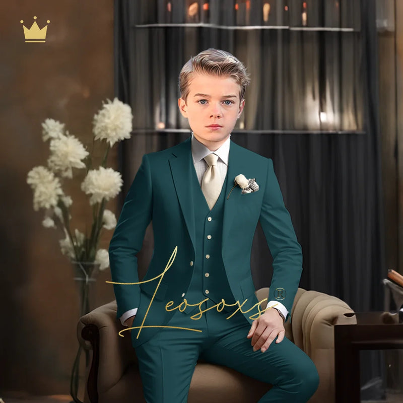 Elegantní chlapecký oblek na svatbu - více variant