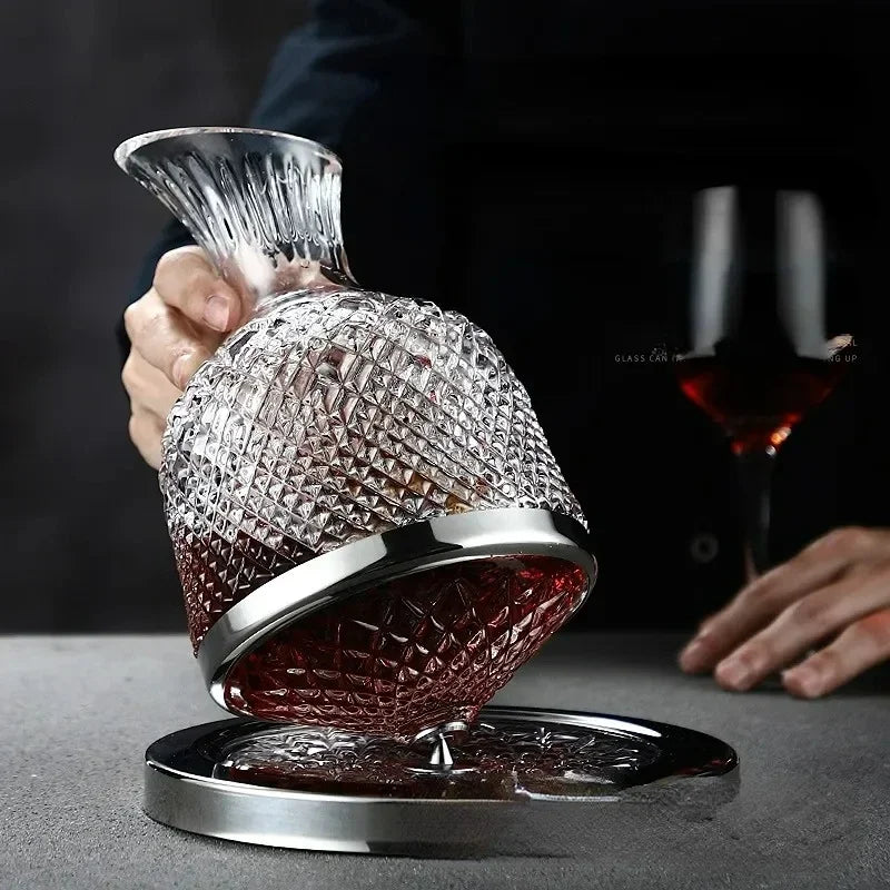 Designová karafa na víno – 360° otočný dekantér, 1,5 l