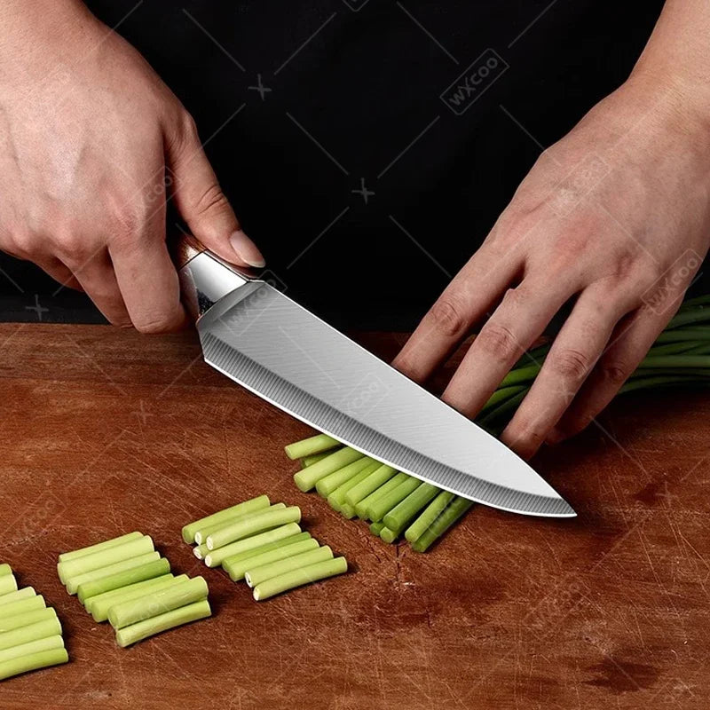 Kuchyňský nůž s dřevěnou rukojetí a ochranným pouzdrem - víc variant