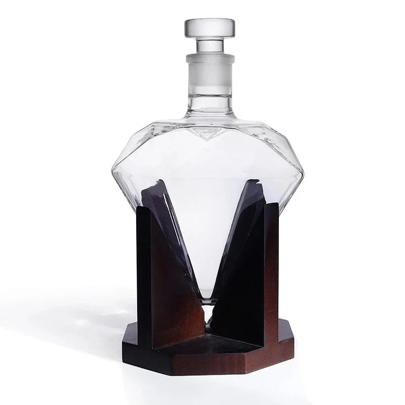 Designová whiskey karafa Diamond 1000 ml - se stojanem a těsnícím uzávěrem